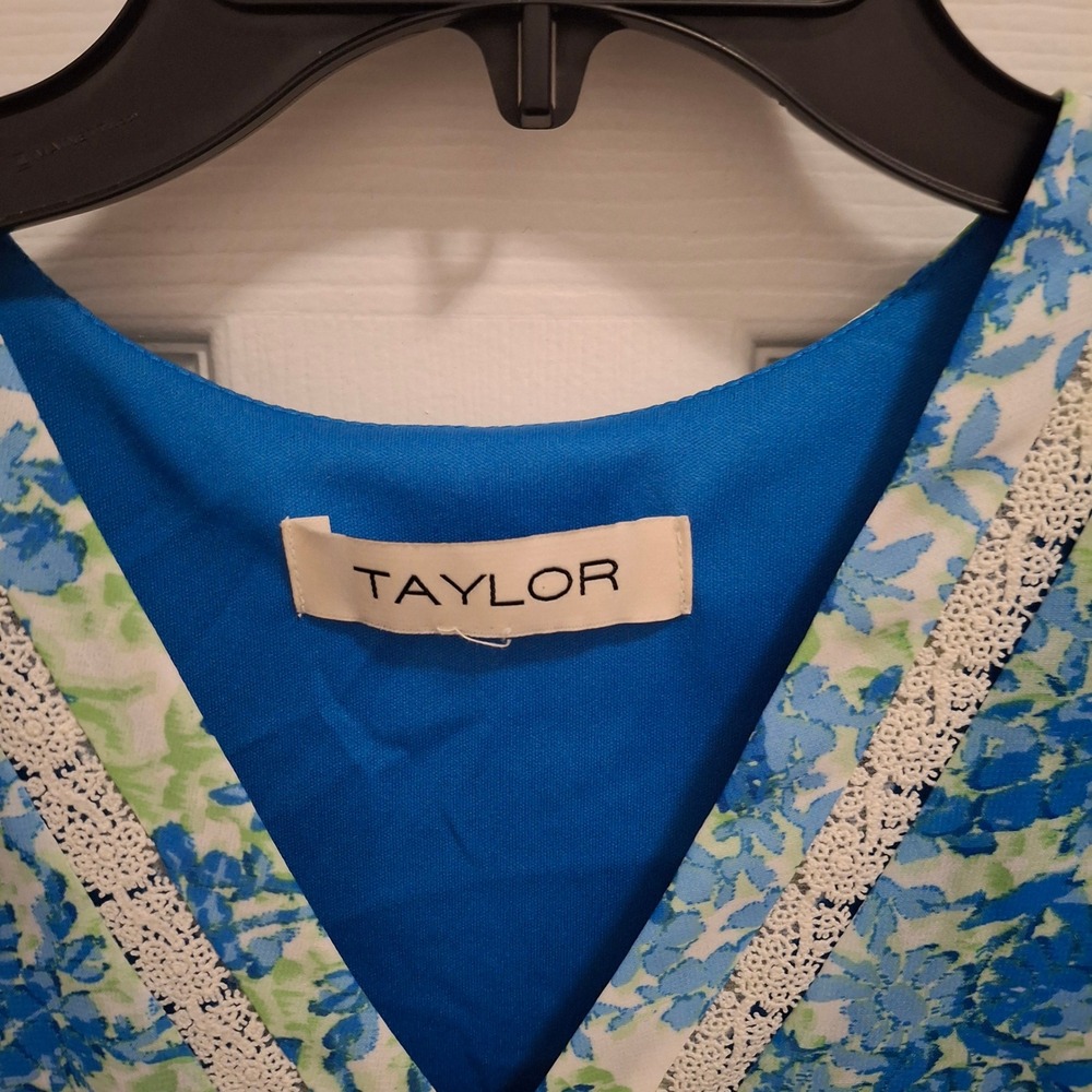 TAYLOR Women's Floral‎ Dress Blue Green Short Sleeve Smocked Waist Tiered Sz 16 - Picture 2 of 12